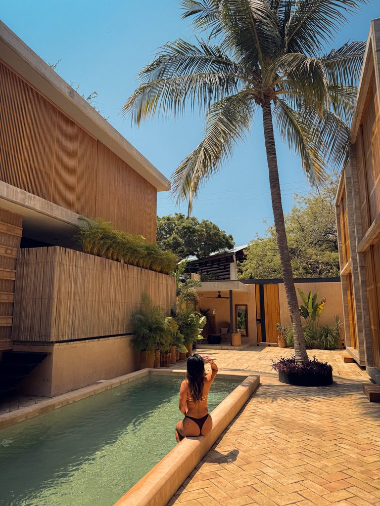 image of pool at jiloo