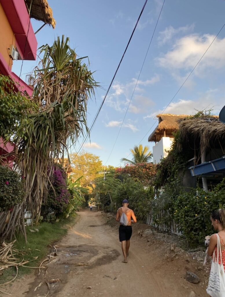 image of street in la punta